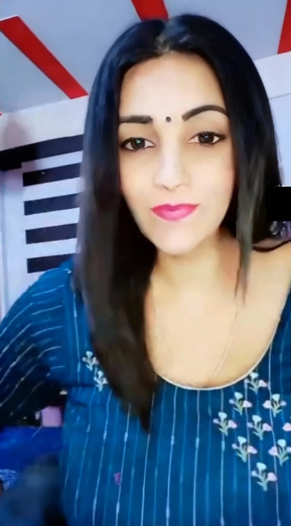 Cheating Wife Strips Naked on Chamet, Shakes Giant Boobs and Gapes Her Wet Pussy