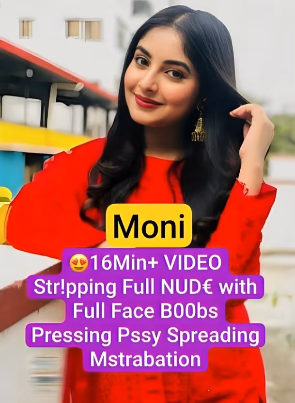 Tiktoker Moni Chamet Goes Fully Nude Live, Spreads Pussy & Presses Boobs On Cam