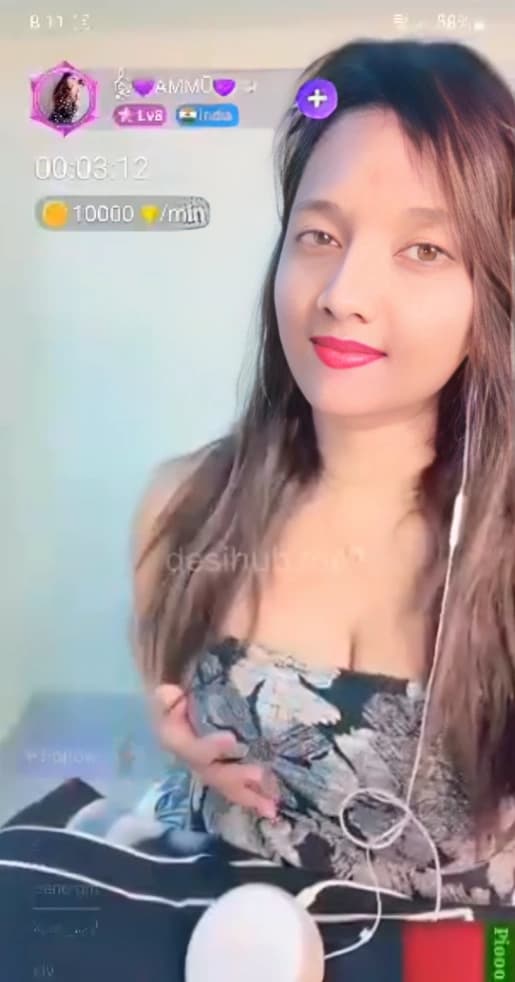 Chamet Queen Nude Flashing Juicy Pussy and Big Boobs for Fans