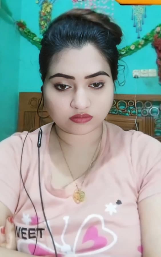 Hot Desi Babe Unveils Her Massive Tits and Finger Fucks Her Soaking Wet Pussy on Chamet