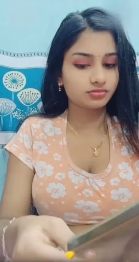 Desi GF Nude Leaked MMS Stripping and Fingering Her Wet Pussy Live