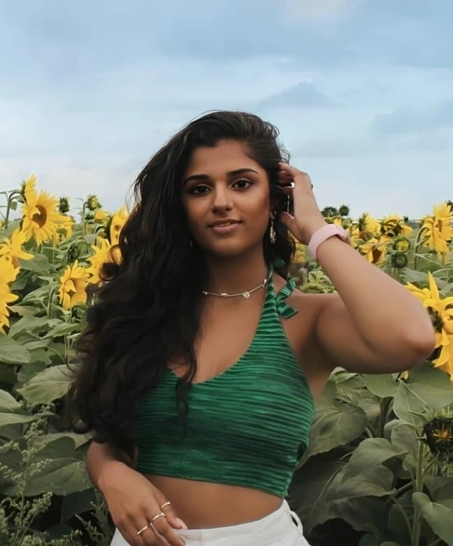 Sexy Indian Baddie Roshni Nude Riding Dildo Hard With Loud Moans