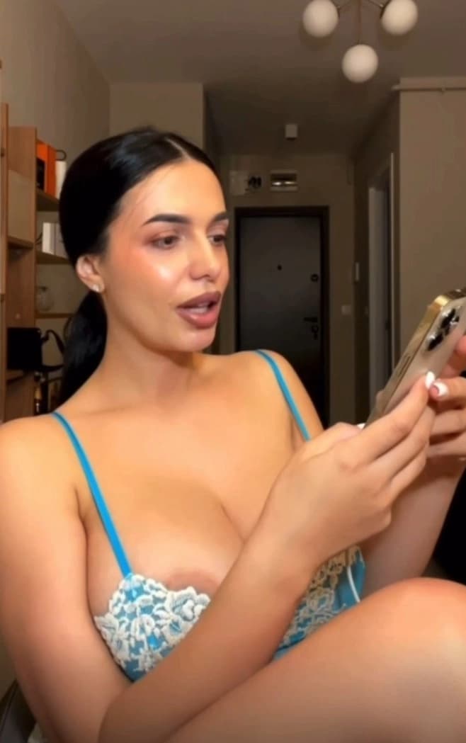 Big Boob Tango Live Girl Strips Nude Teasing Fans with Bouncing Tits