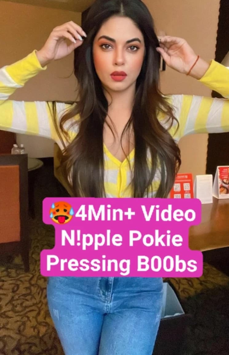 Leaked Meera Chopra Nude Video Exposing Huge Nipples and Boob Pressing Premium Clip