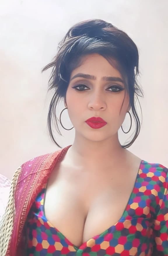 Desi actress Simran Kapoor nude stripping and fucked hard by Shakespeare Tripathy leaked sex tape